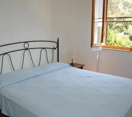 Parco Delle Ginestre アパート